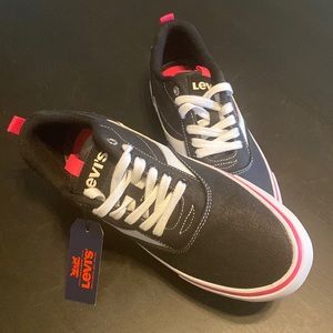 Levi’s Canvas Lace Up Shoes